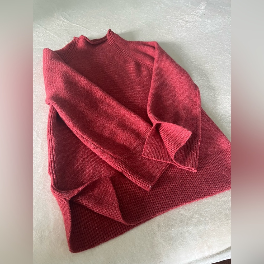 Women’s Pink LOFT Sweater XS